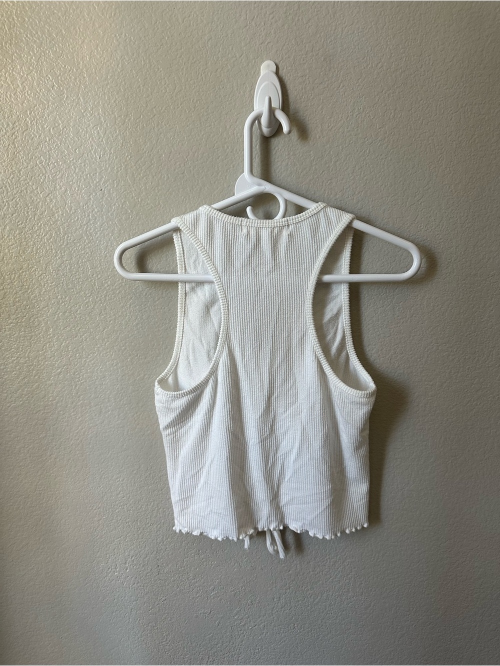 Ocean Drive White Ribbed V-Neck Drawstring Tank - Picture 3 of 3